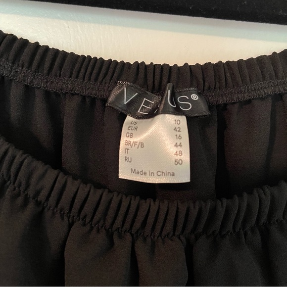 VENUS Black Off the Shoulder Maxi Dress - Picture 5 of 8